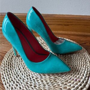 Elegant Teal Stiletto Heels Heart In D size 7